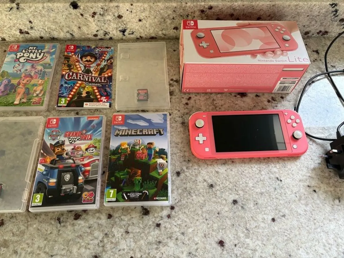 Nintendo Switch Lite - Image 1