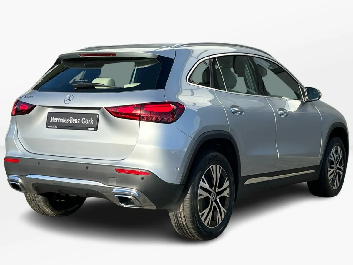 Mercedes-Benz GLA 180 Progressive Line Plus Compac - Image 4