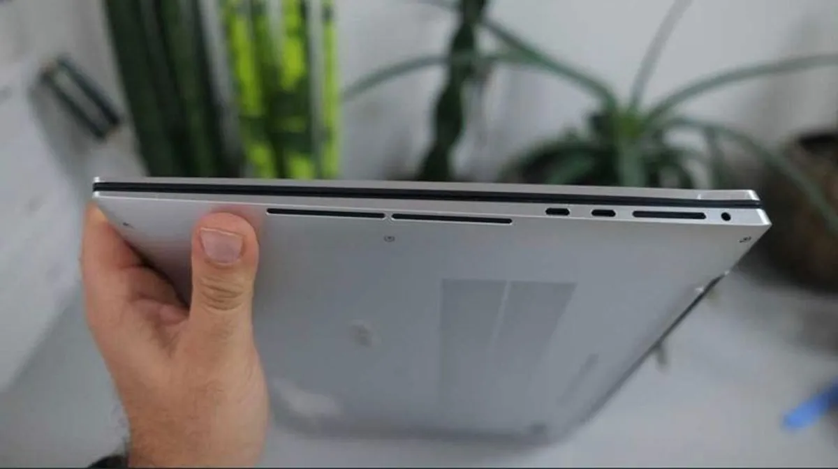 Dell XPS 9700 17  Powerful Premium Laptop - Image 3