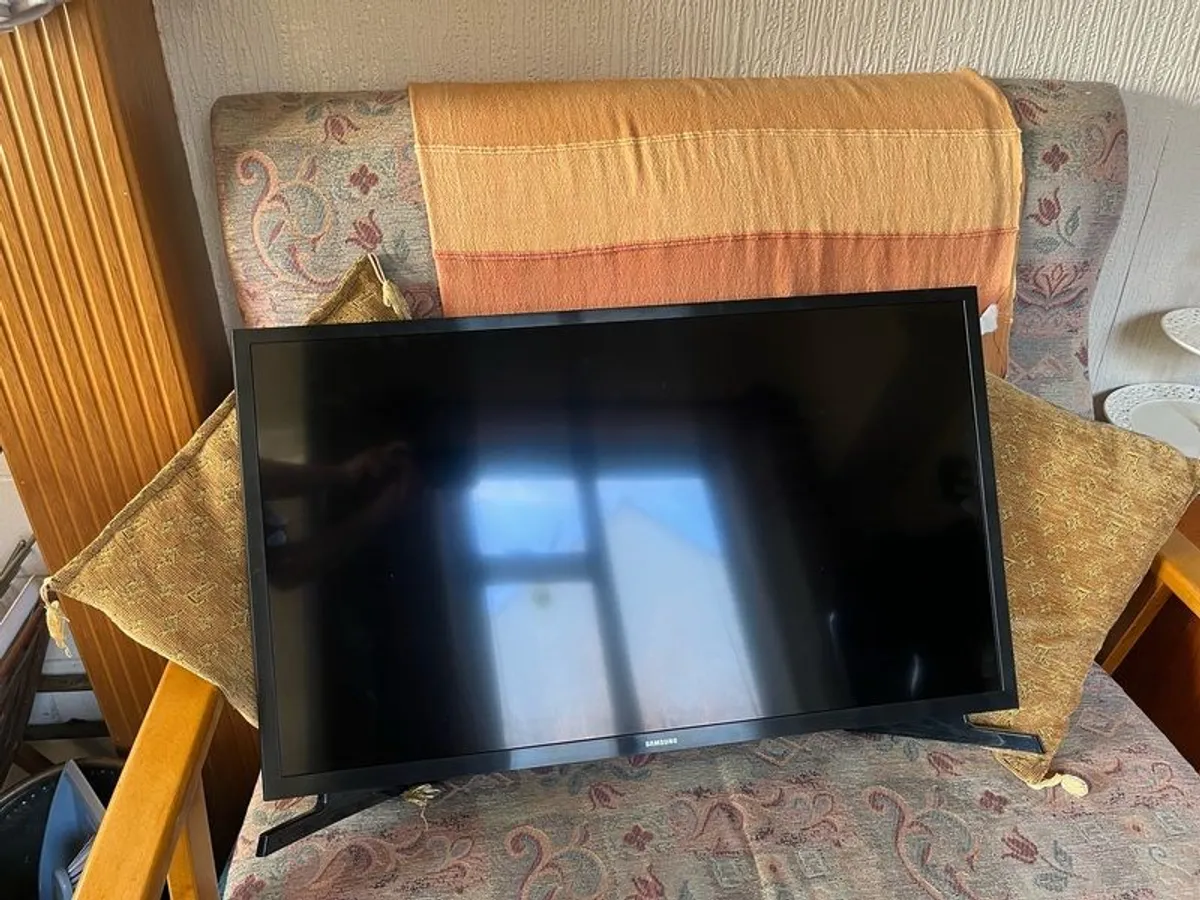 Brand new 32 inch Samsung TV