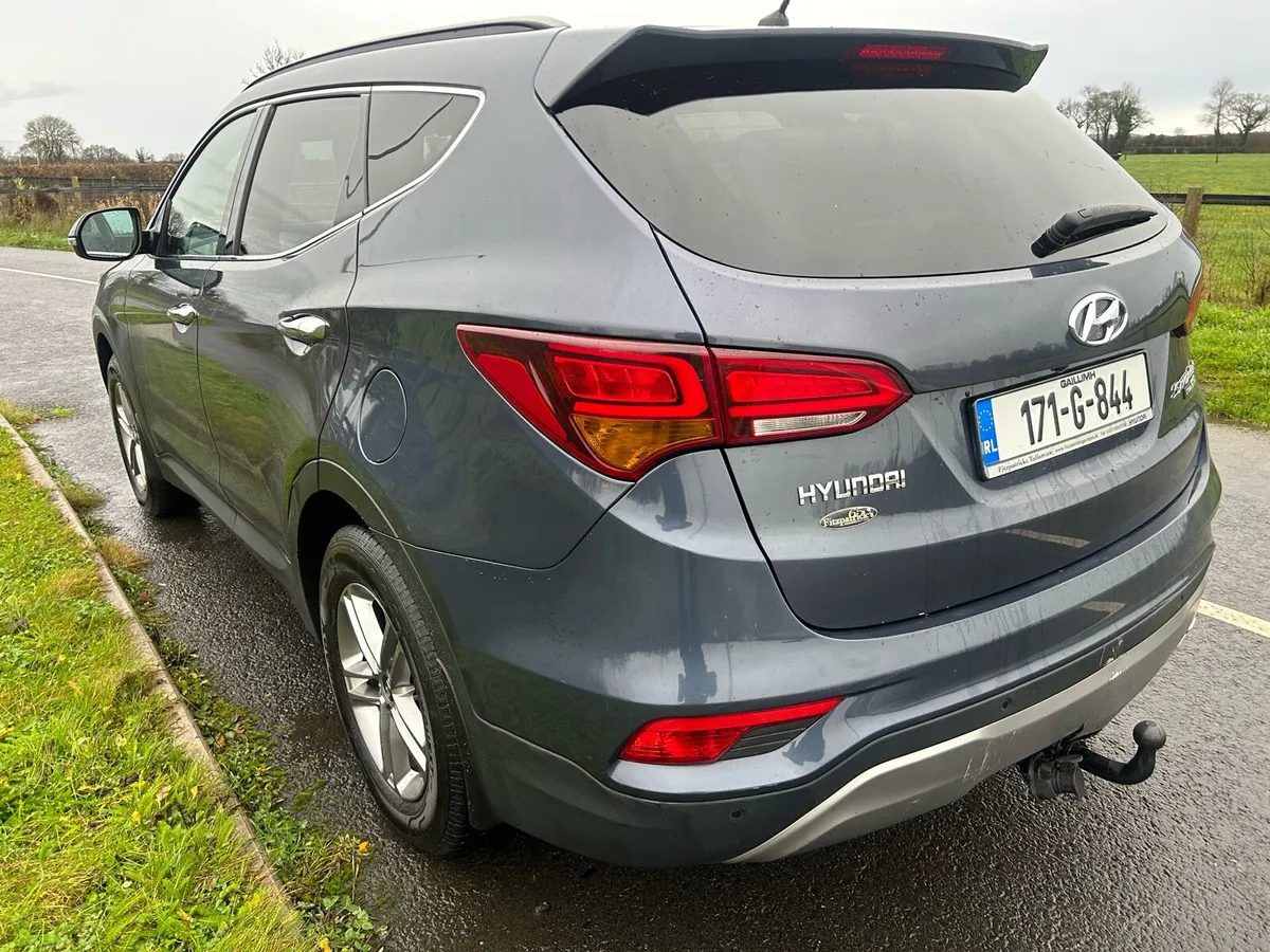 Hyundai Santa Fe 2017 4x4 - Image 3