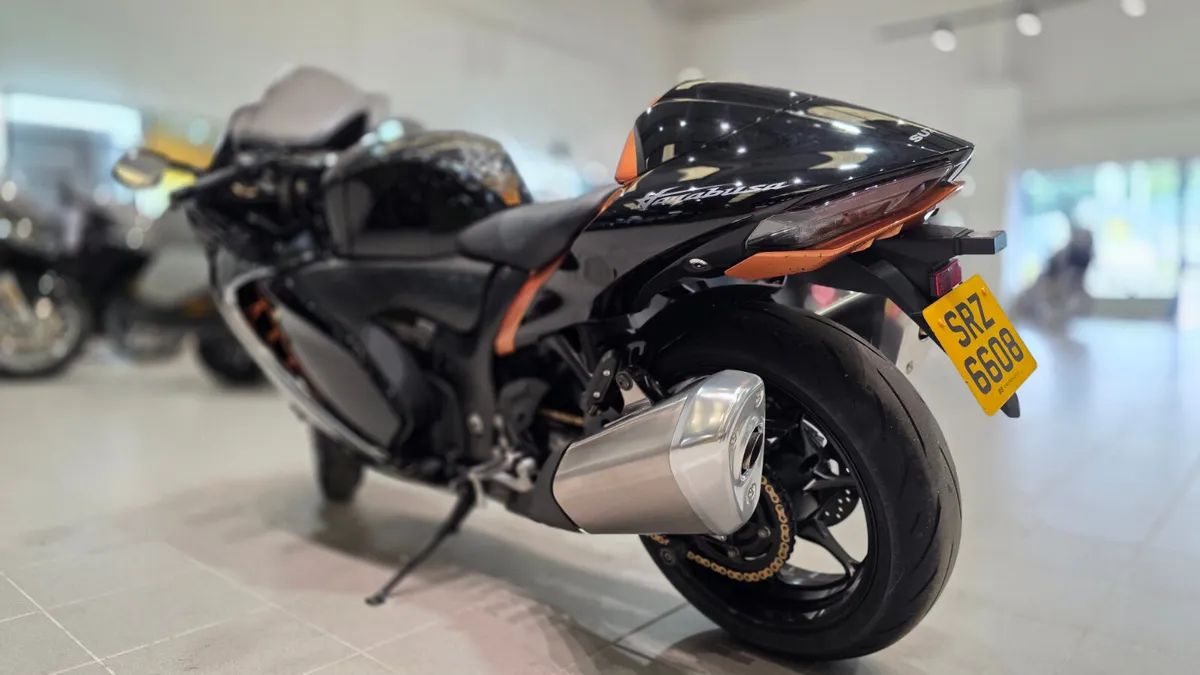 Suzuki GSX1300R Hayabusa - Image 4