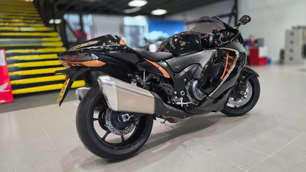 Suzuki GSX1300R Hayabusa - Image 3