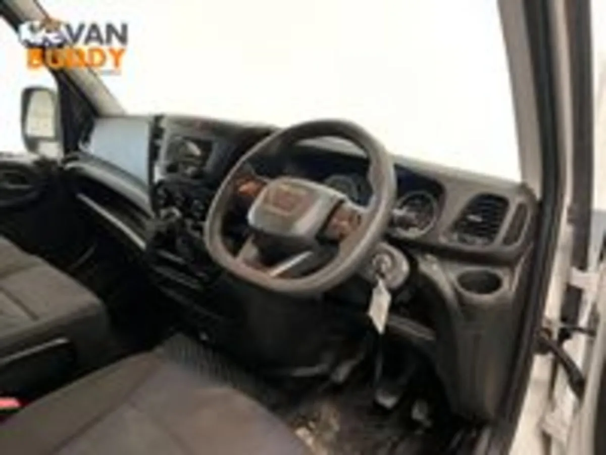 Iveco Daily 2.3D HPI 14V 35S 3450 Chassis Cab - Image 2