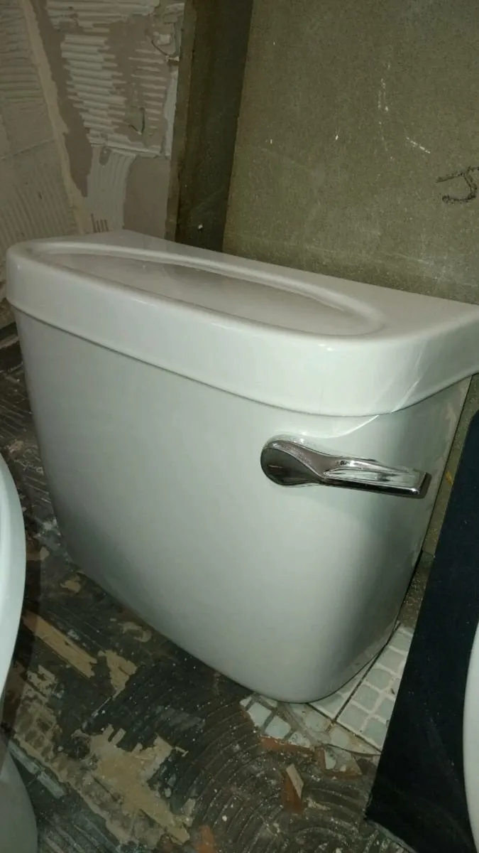 WC & WASH HAND BASIN - Image 4