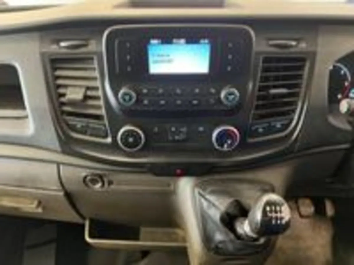 Ford Transit Transit 2.0 350 EcoBlue HD Leader RWD - Image 3