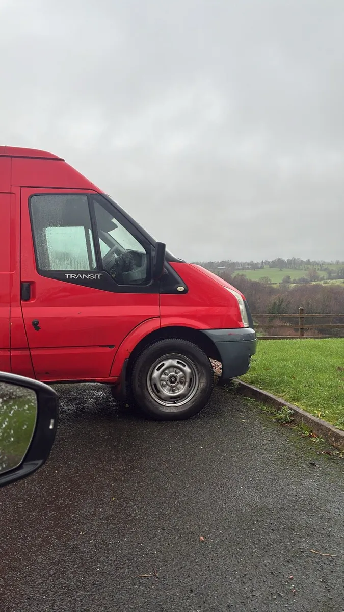 2011 transit lwb - Image 2