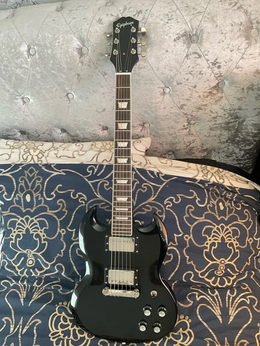 Epiphone 7/8 short scale sg guitar - Image 2