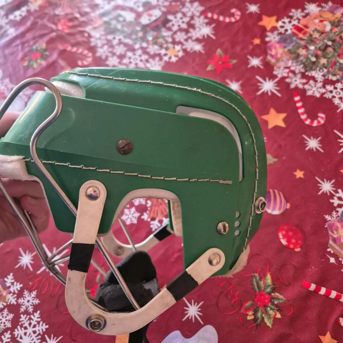 Hurling helmet - Image 3