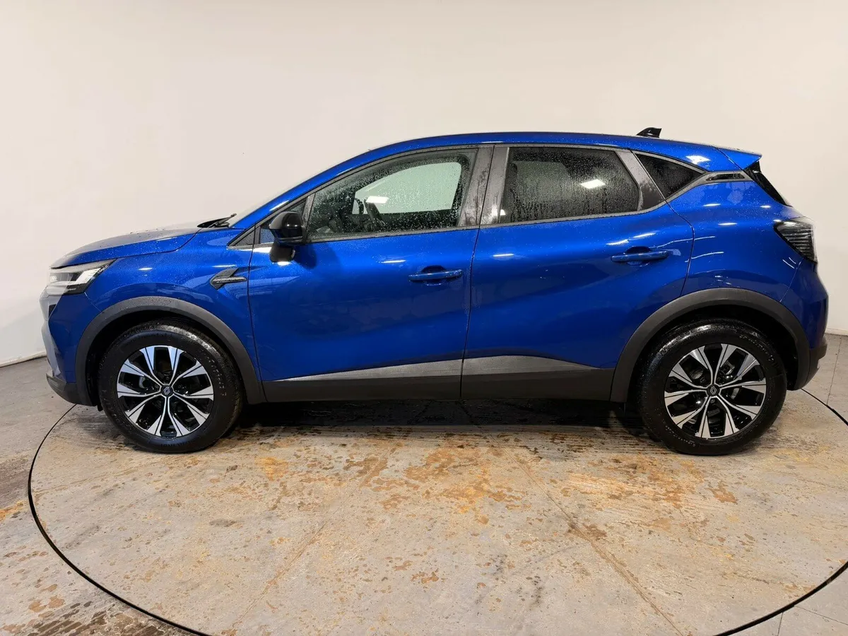 Renault Captur Hatchback Evolution - Image 2