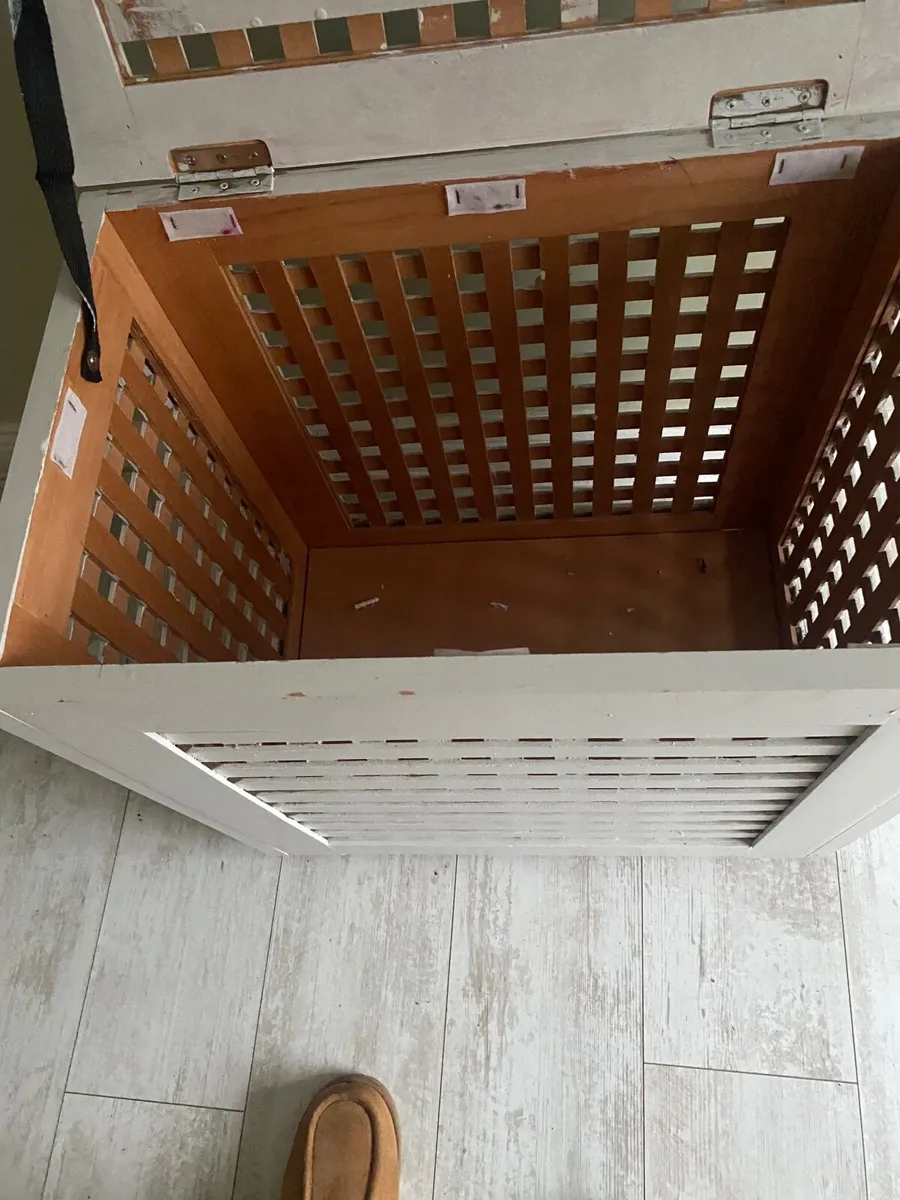 Wood storage box on wheels - Image 2