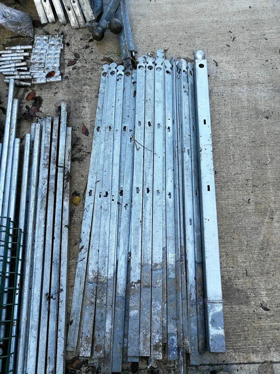 Estate Fencing - Image 1