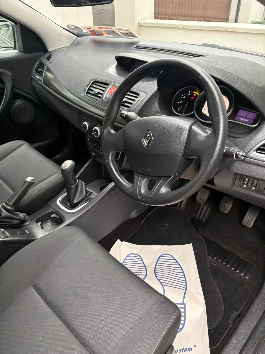 Renault Megane 2010 - Image 2