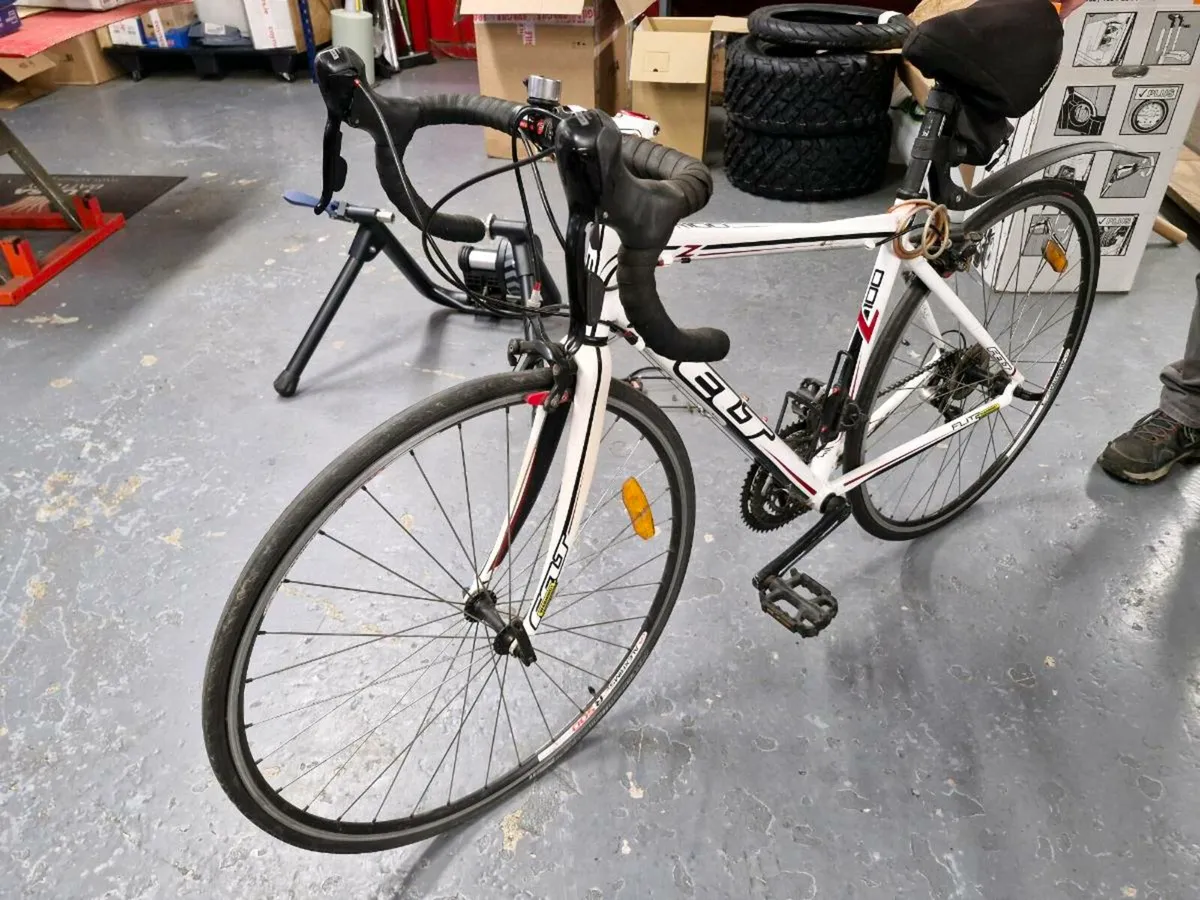 Felt N100 road bicycle - Image 1