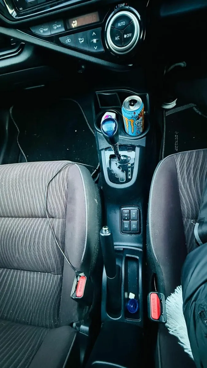 Toyota Aqua 2015 - Image 2