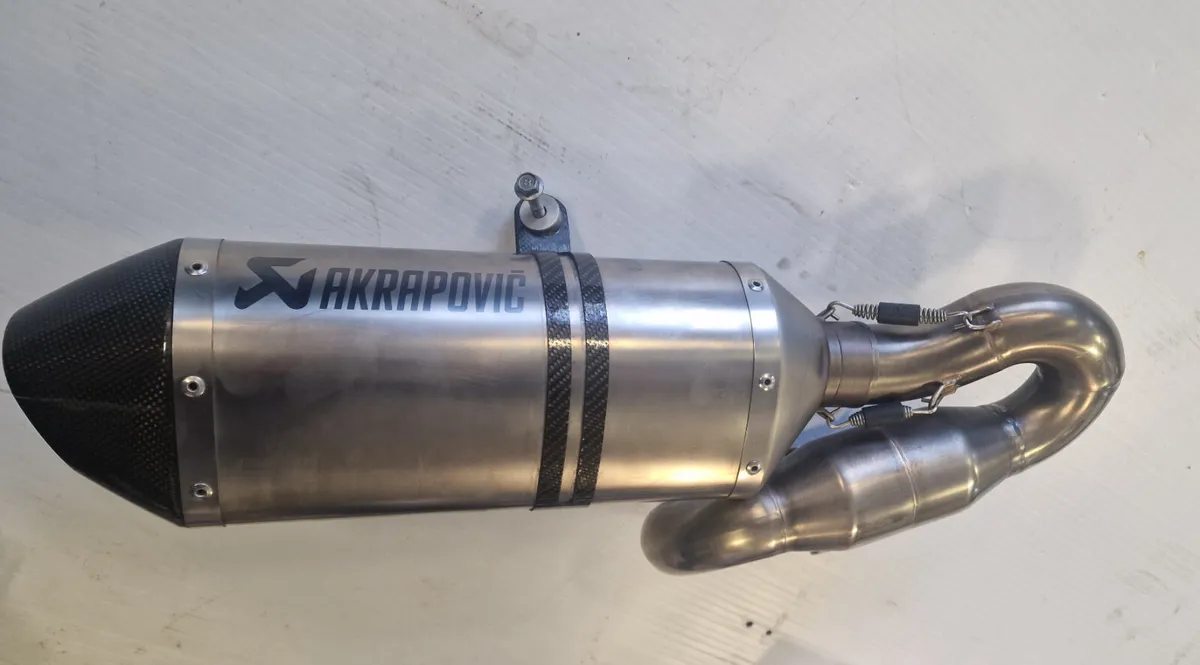 AKRAPOVIC CBR1000RR 08 on - Image 4