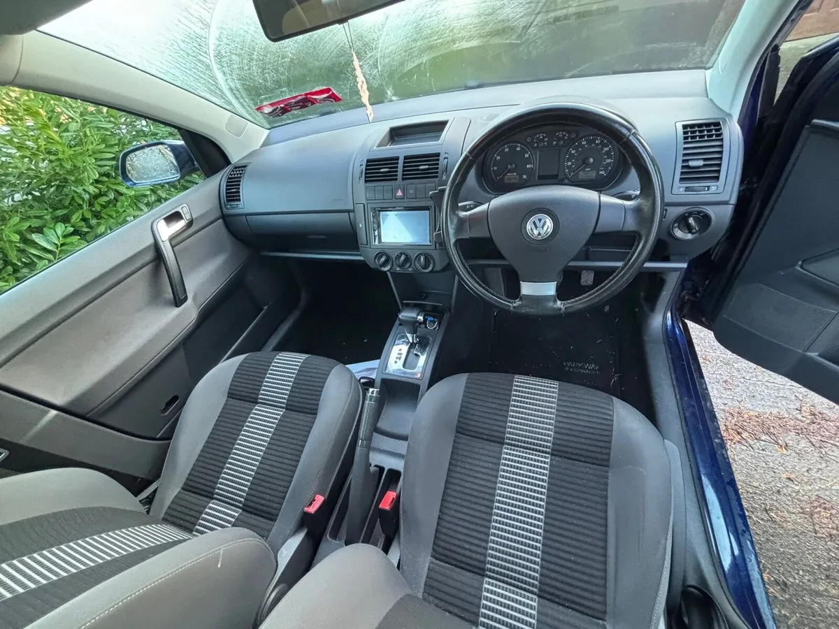 Volkswagen Polo 1.4 Automatic – 2010 - Image 4