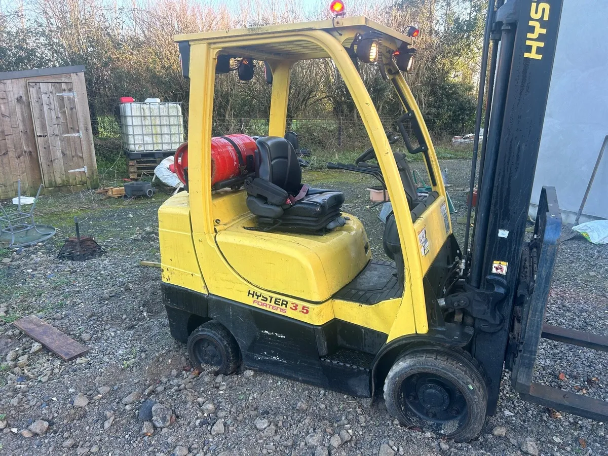 Forklift - Image 2