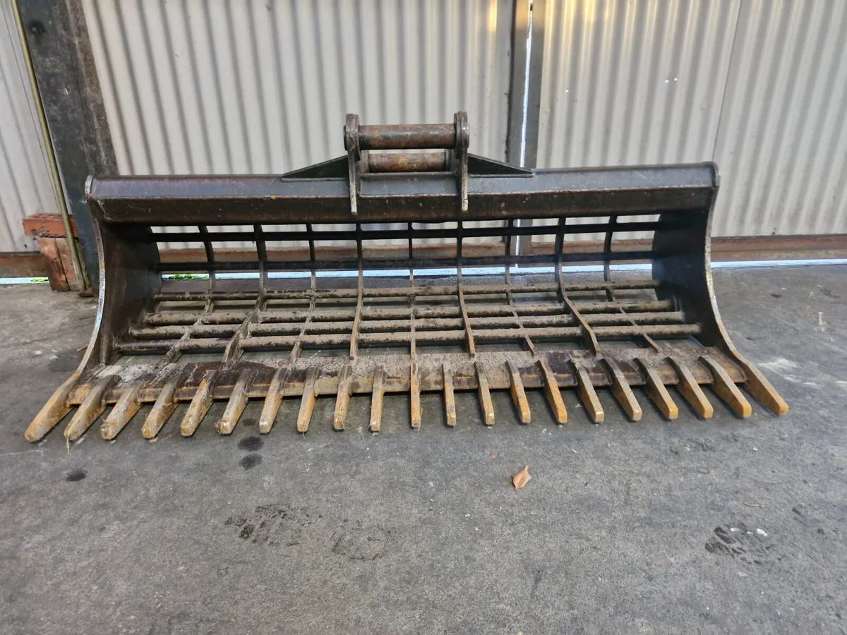 13t Riddle rake bucket - as new - Image 3
