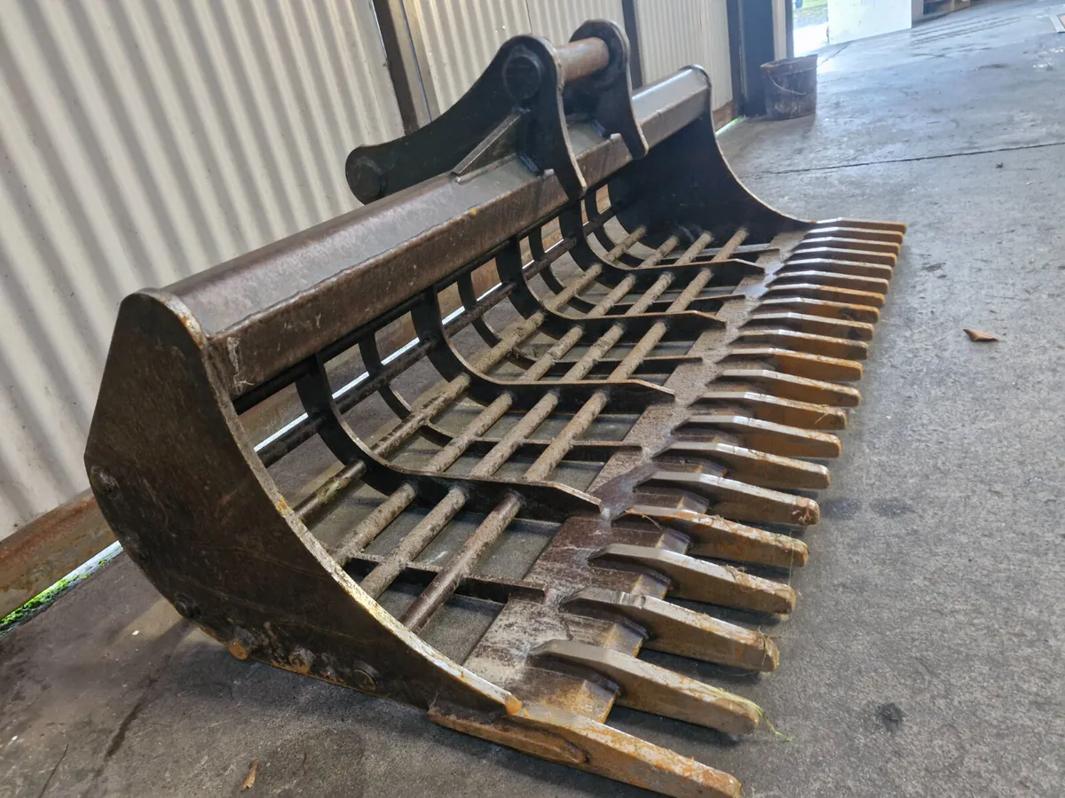 13t Riddle rake bucket - as new - Image 1