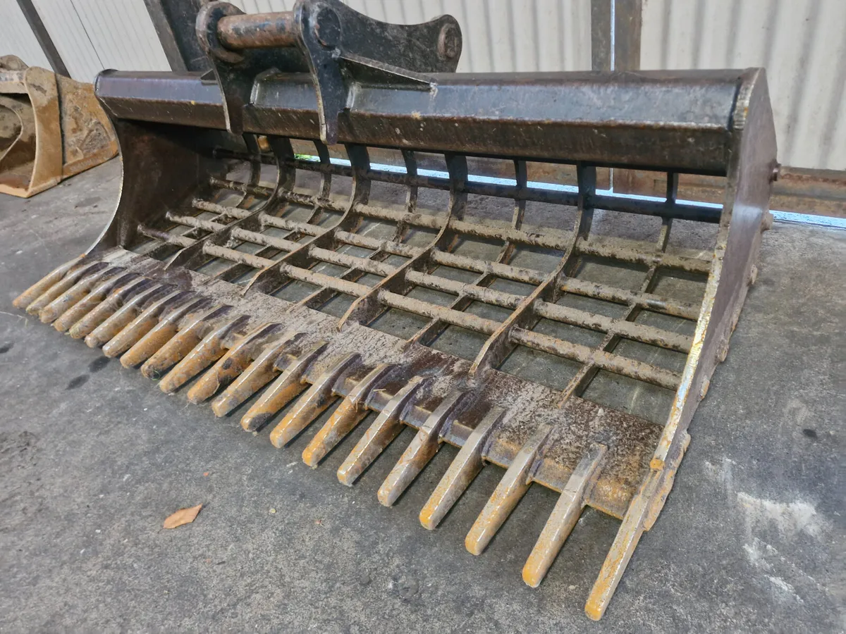 13t Riddle rake bucket - as new - Image 2