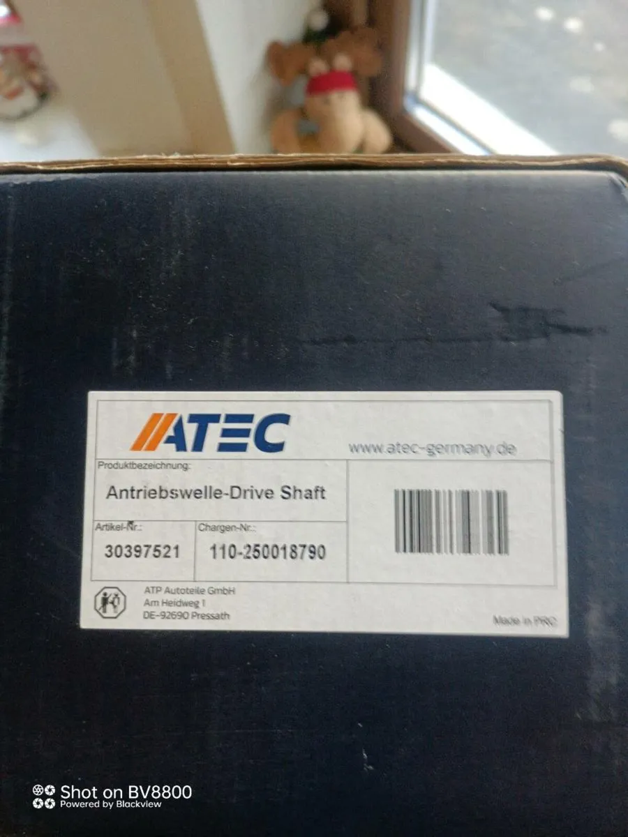 Volkswagen Transporter new right side drive shaft - Image 1