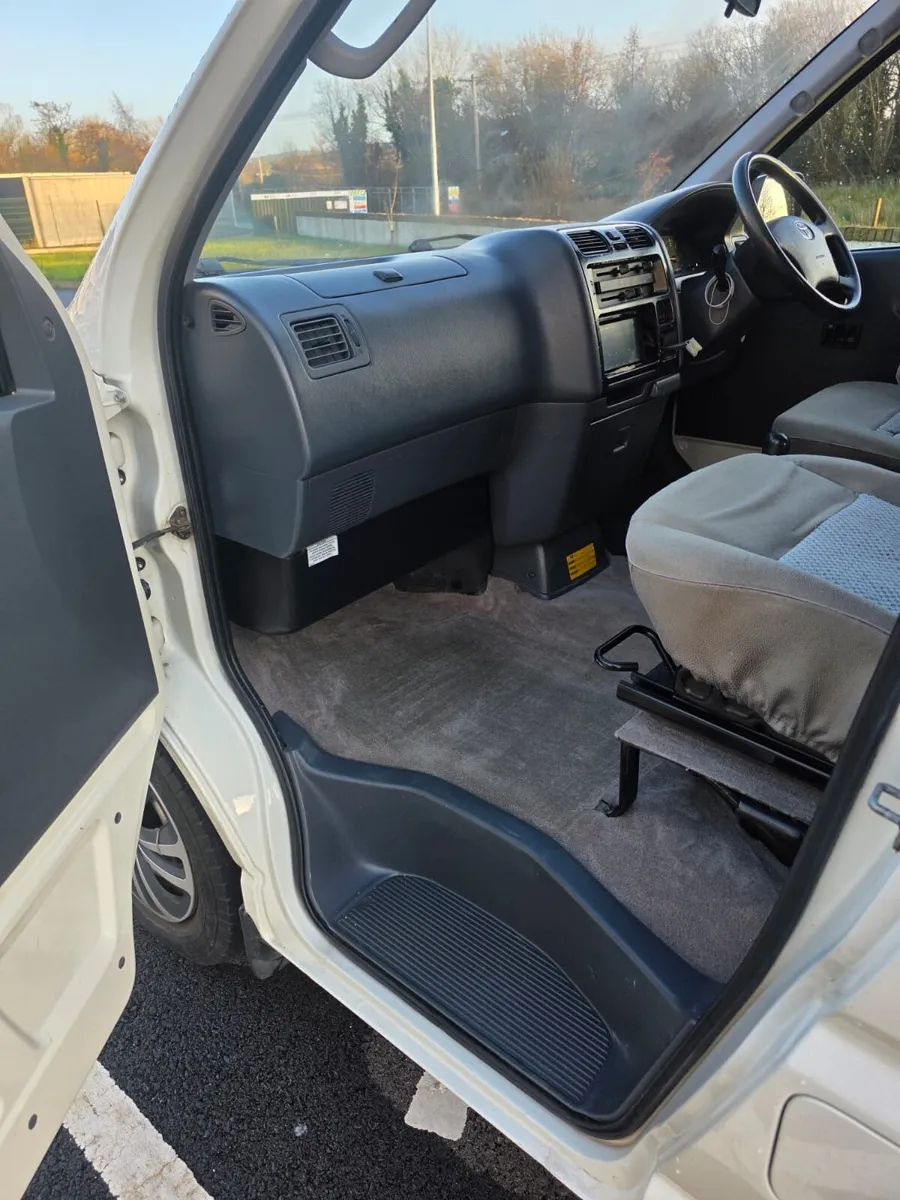 Toyota Hiace - Image 2