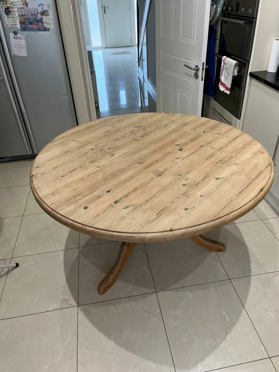 Kitchen Table - Image 4