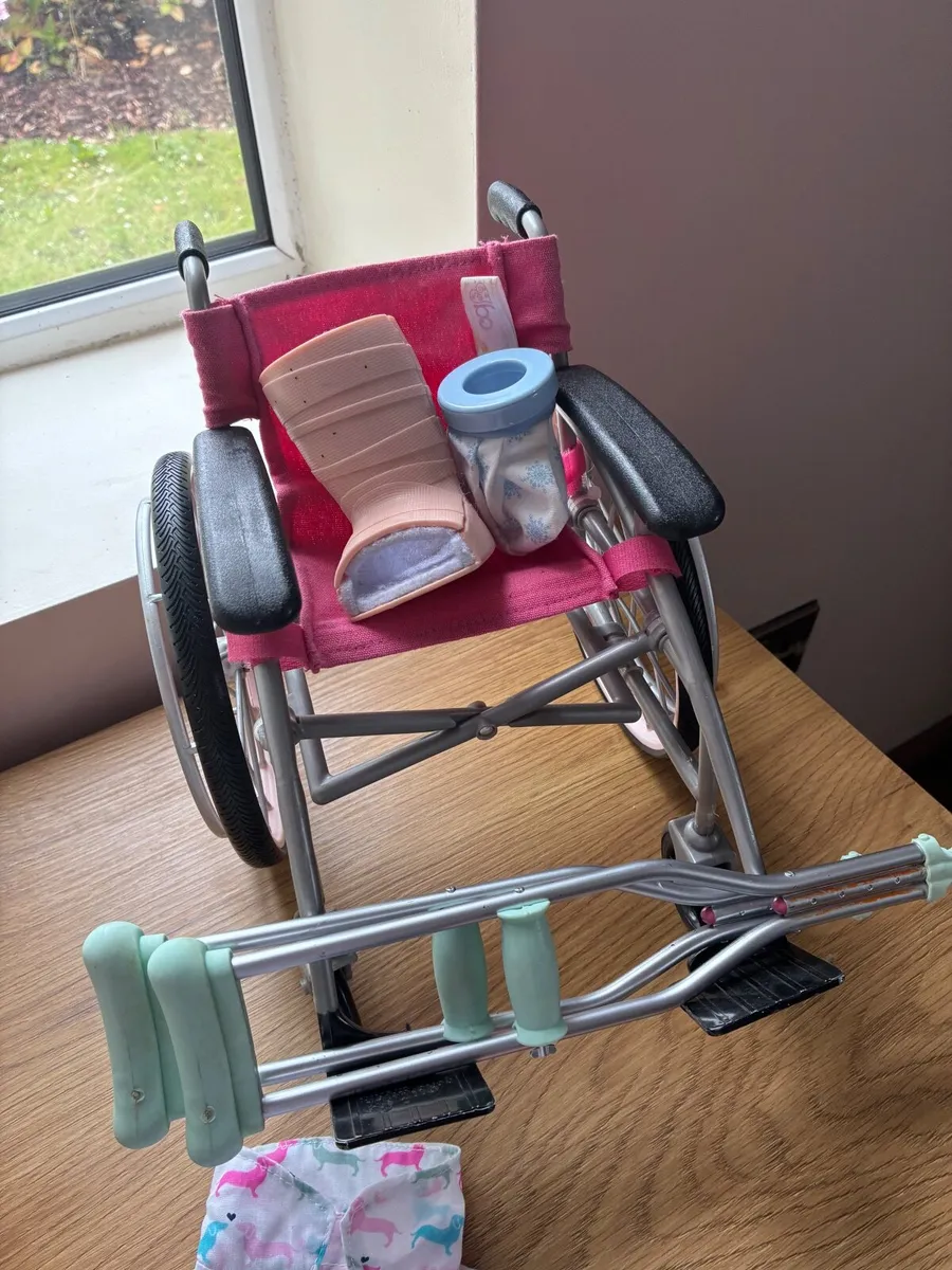 Our Generation School Desk and wheelchair - Image 4