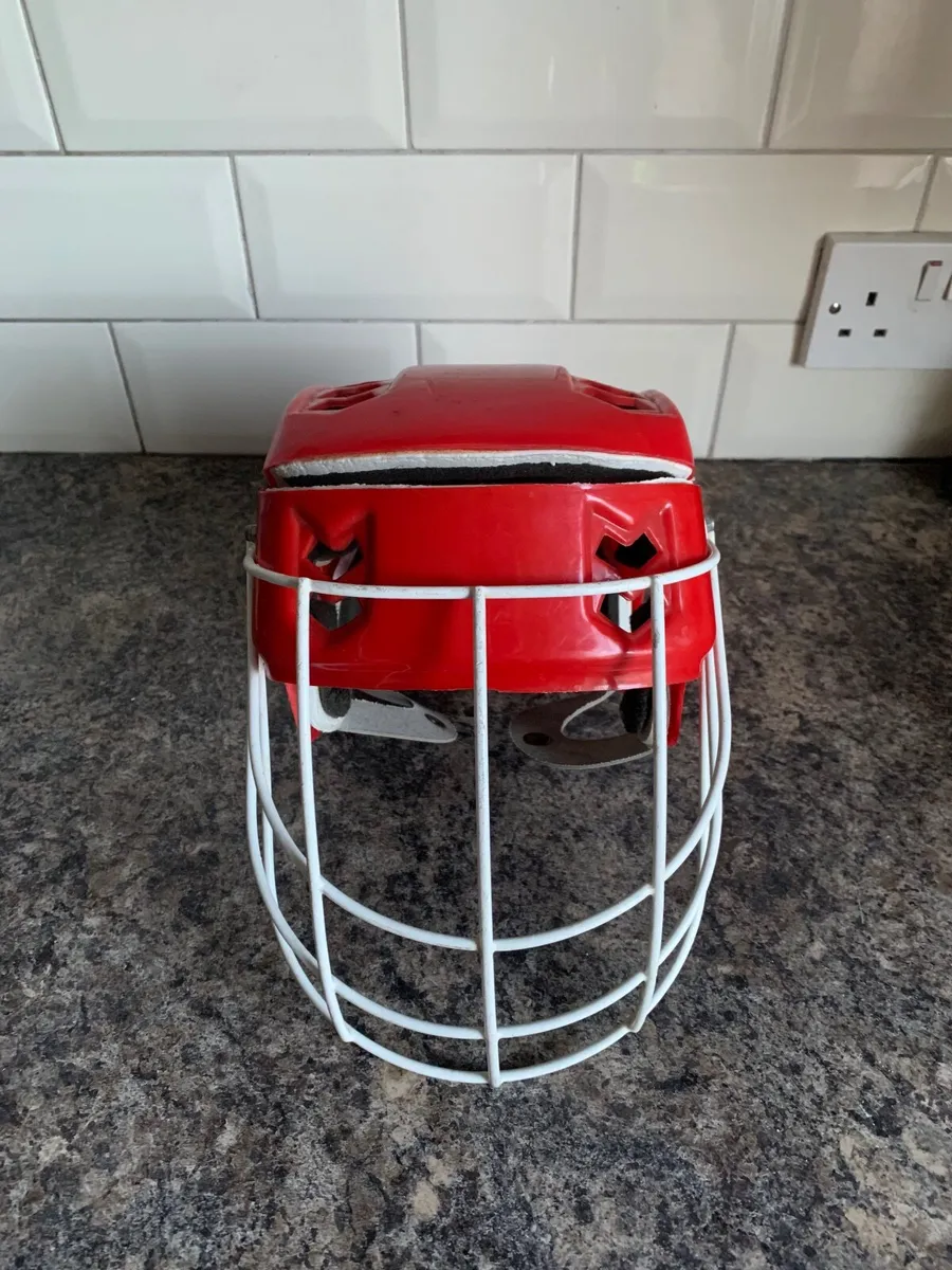 Oldstyle hurling helmet - Image 2