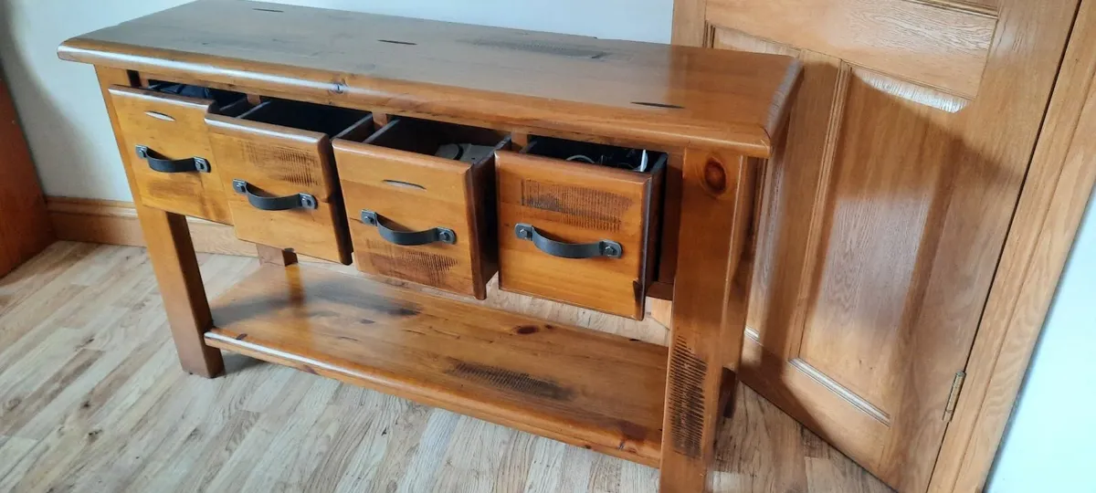 Table for Hall/Livingroom/Bedroom Console . - Image 3