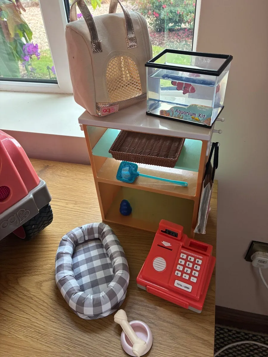 American Girl Doll Jeep, Scooter and Vets Items - Image 4