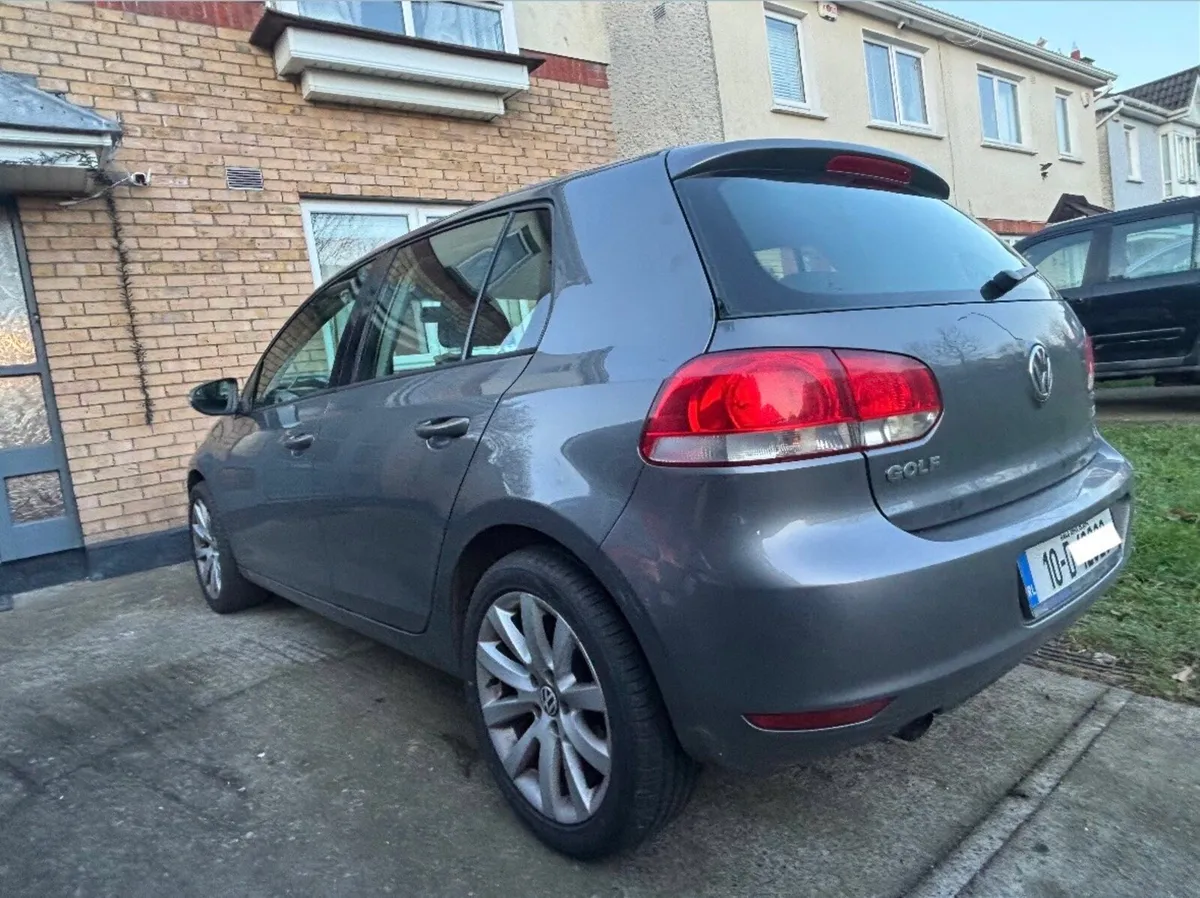 VW GOLF 1.6TDI AUTOMATIC - Image 2