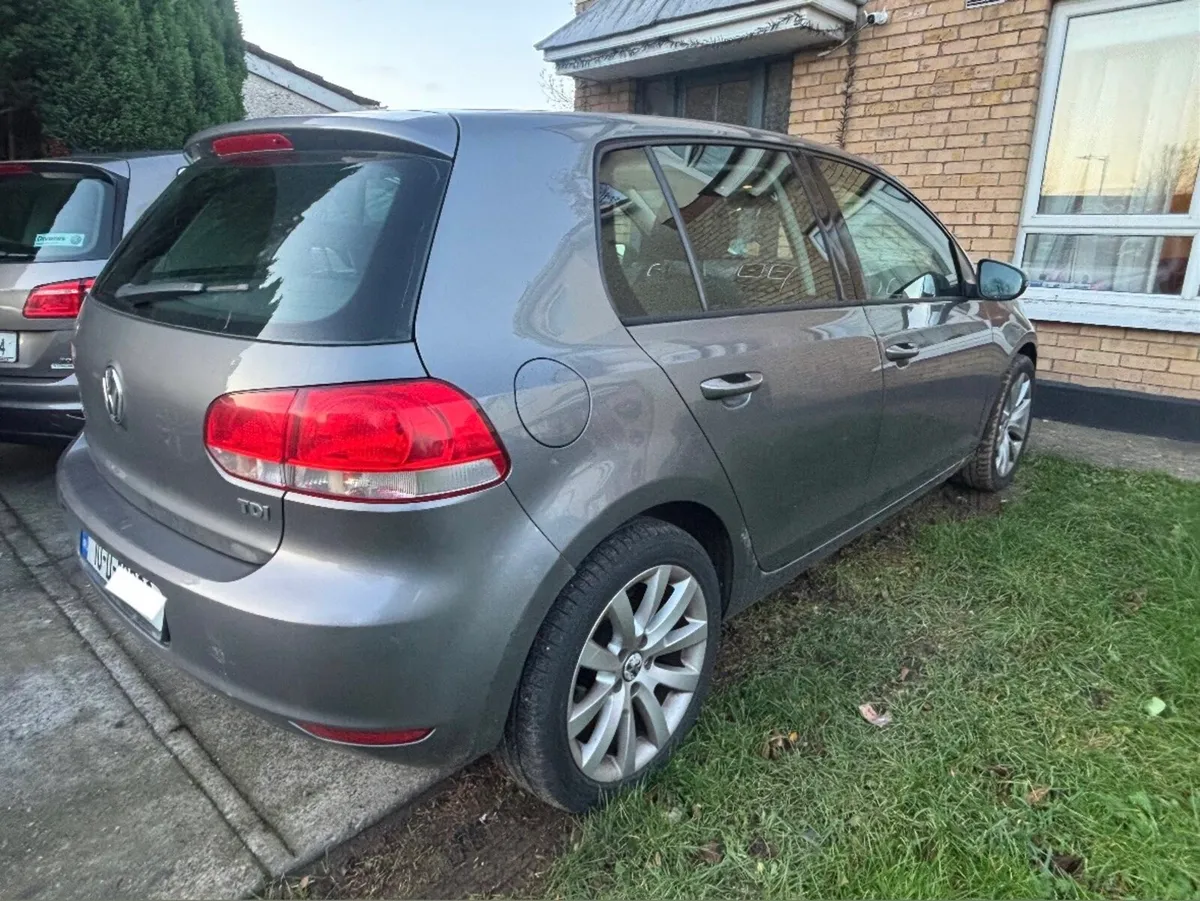 VW GOLF 1.6TDI AUTOMATIC - Image 3