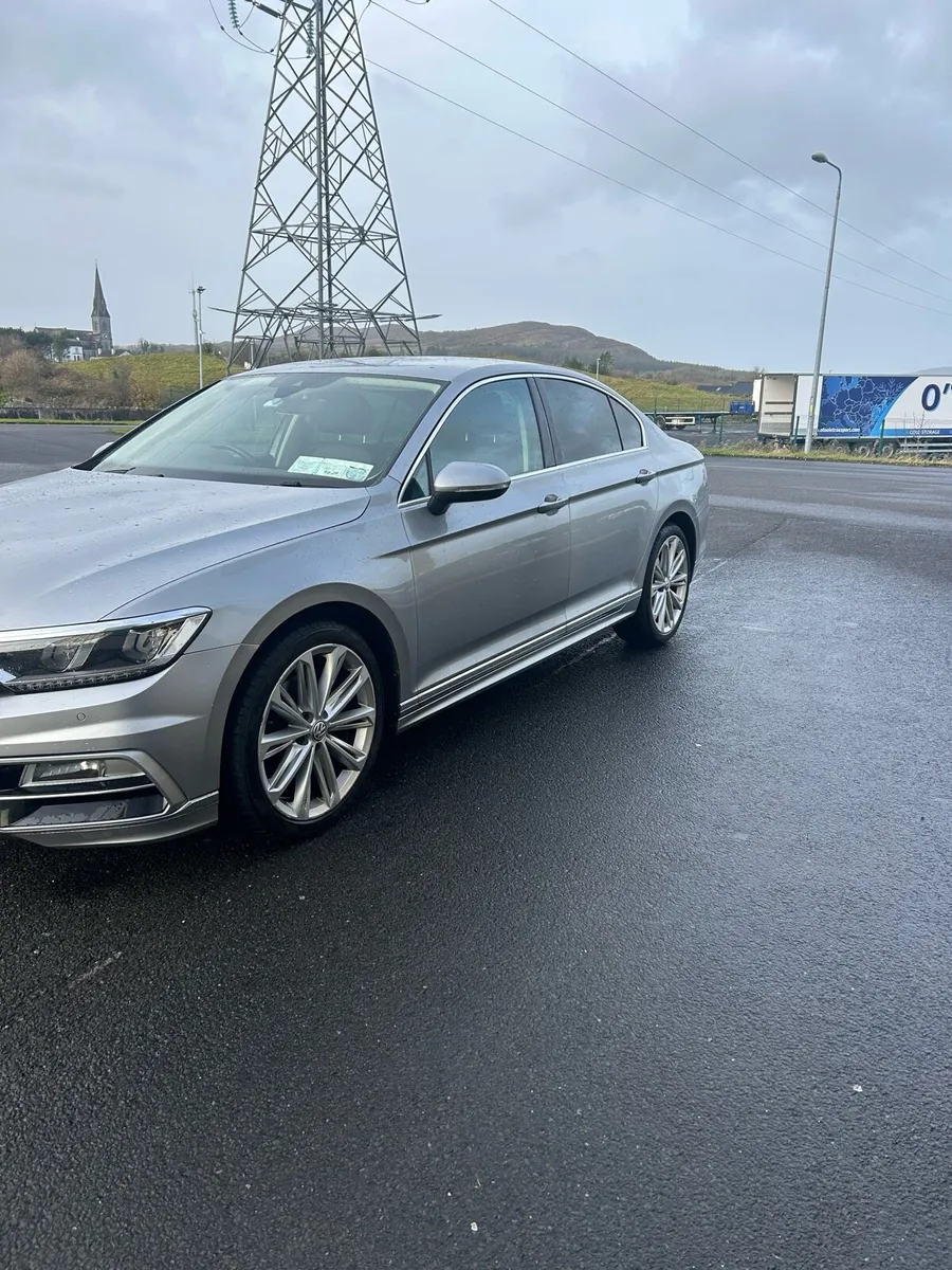 VW Passat - Image 4