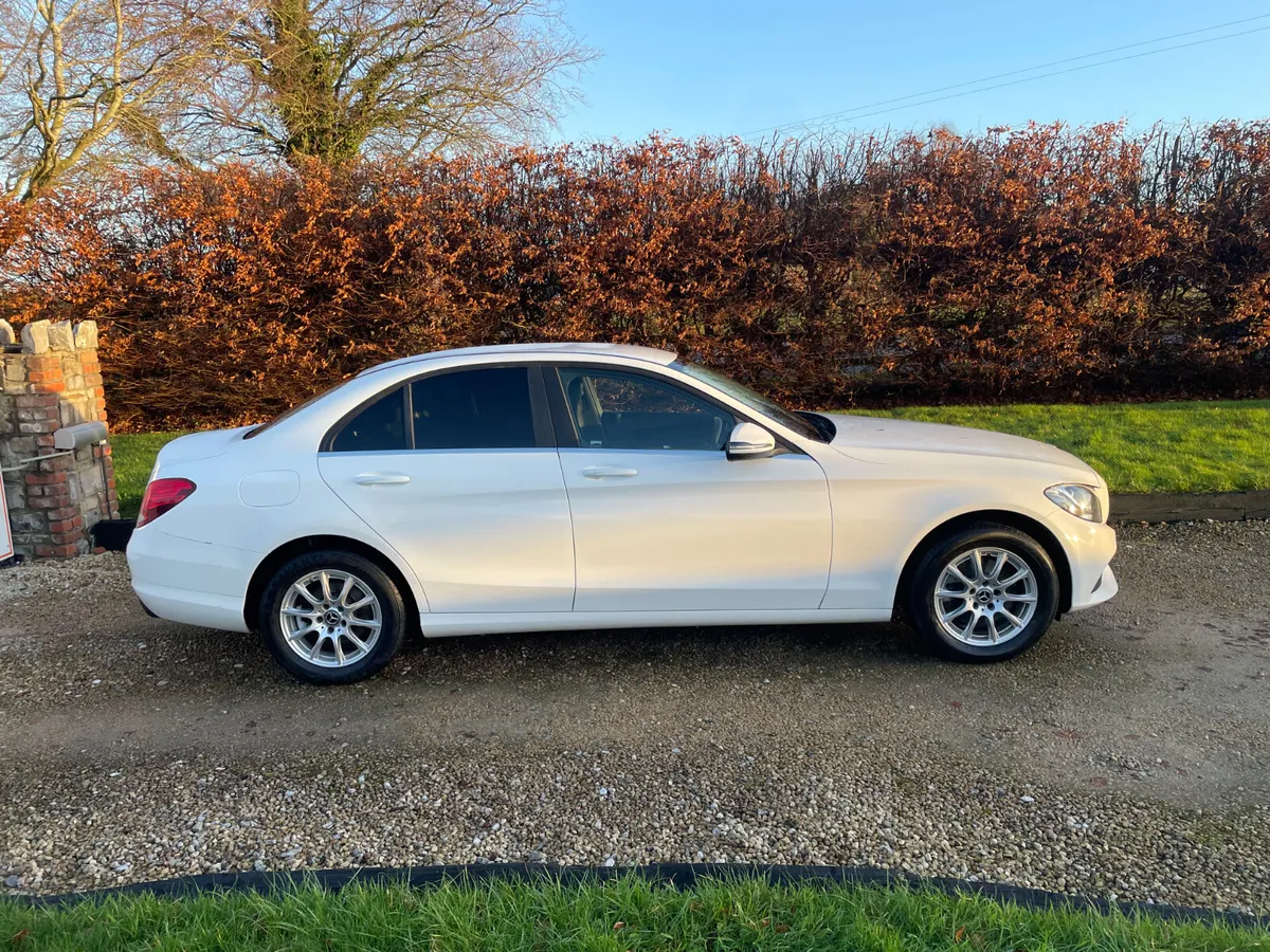 MERCEDES-BENZ C200 2.0 LITRE PETROL MANUAL 6 SPEED - Image 4