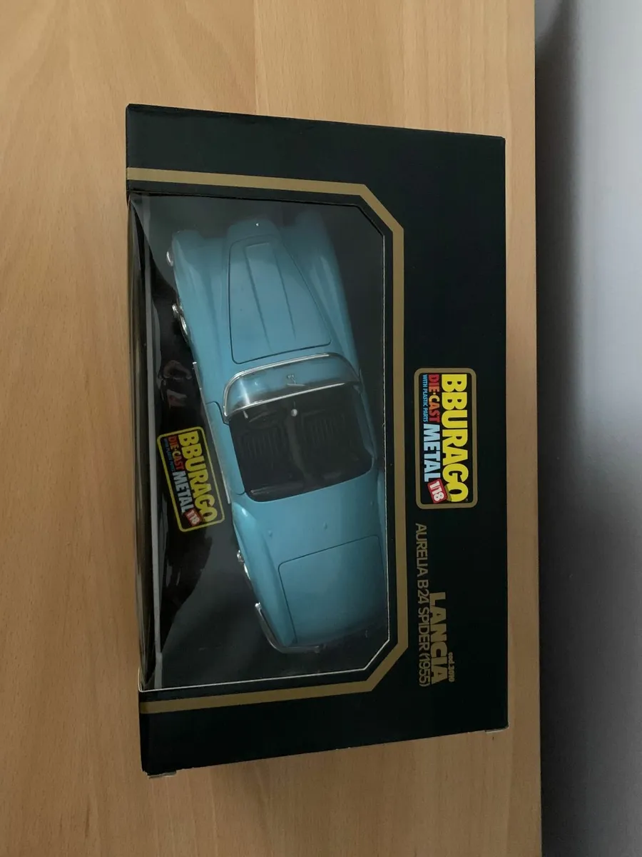 1955 Lancia Aurelia Spider 1/18 Burago Model Car - Image 2