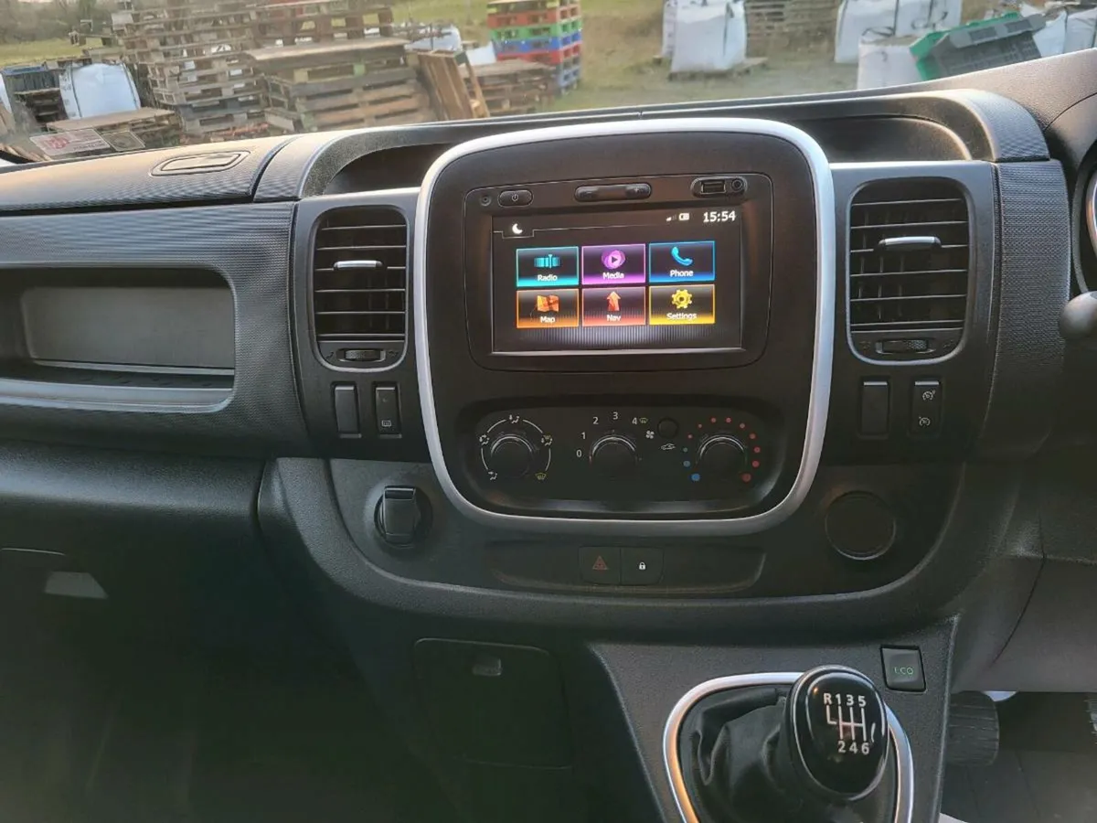 Nissan NV300 - Image 4