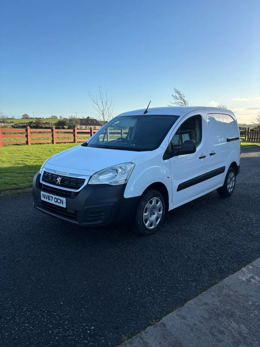 2018 Peugeot partner  200vrt (berlingo) - Image 1