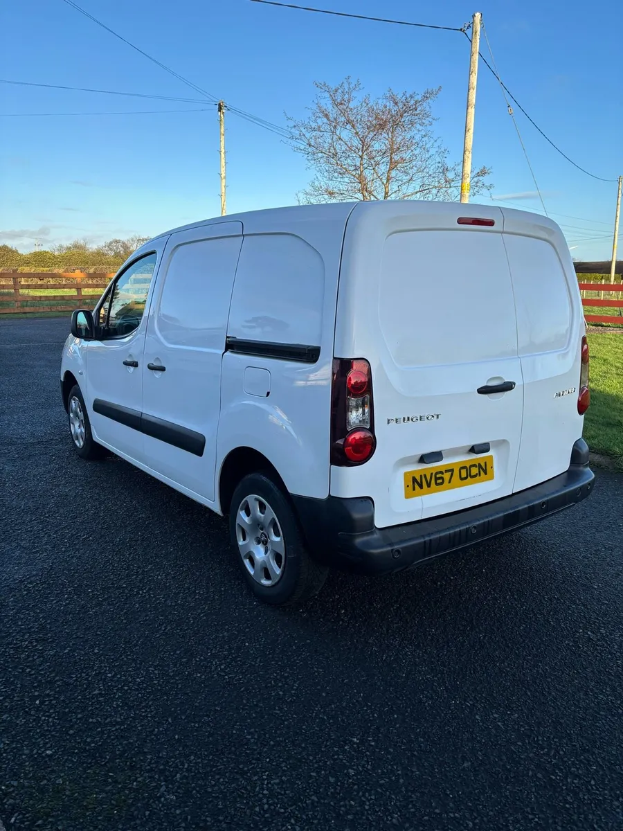 2018 Peugeot partner  200vrt (berlingo) - Image 4