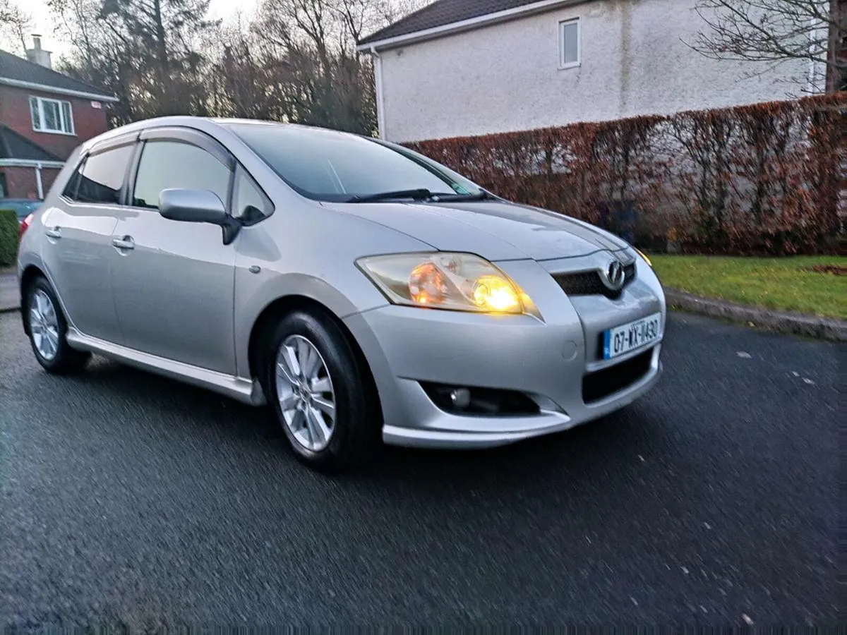 Toyota Auris Automatic - Image 1