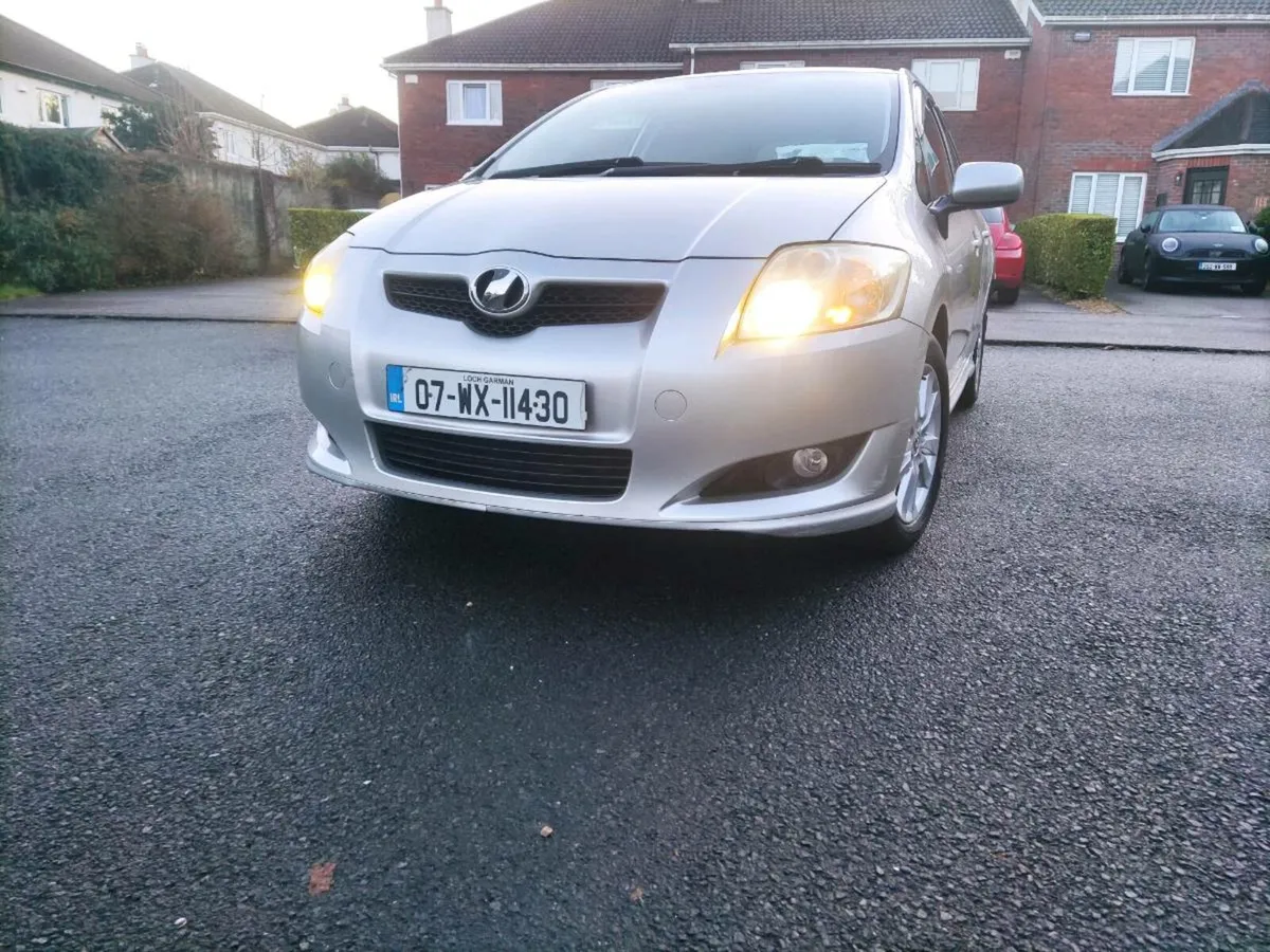 Toyota Auris Automatic - Image 2