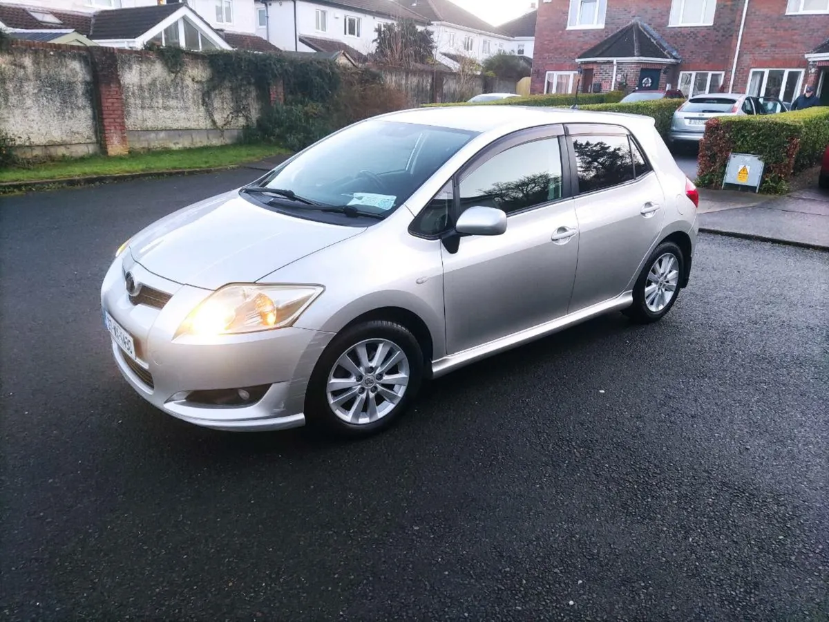 Toyota Auris Automatic - Image 3