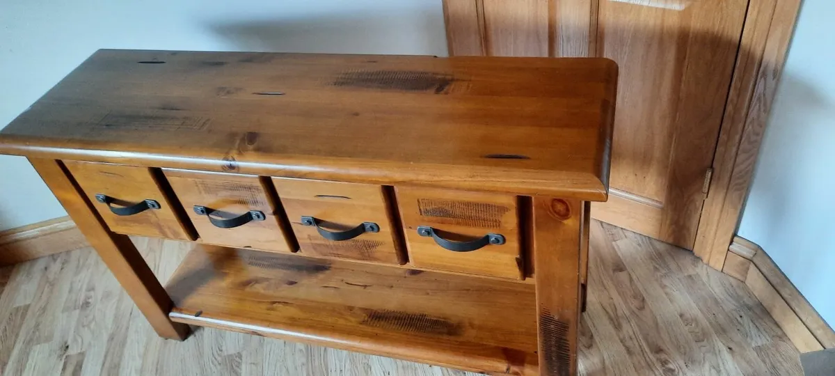 Table for Hall/Livingroom/Bedroom Console . - Image 4