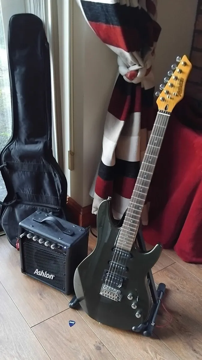 Electric Guitar - Image 1