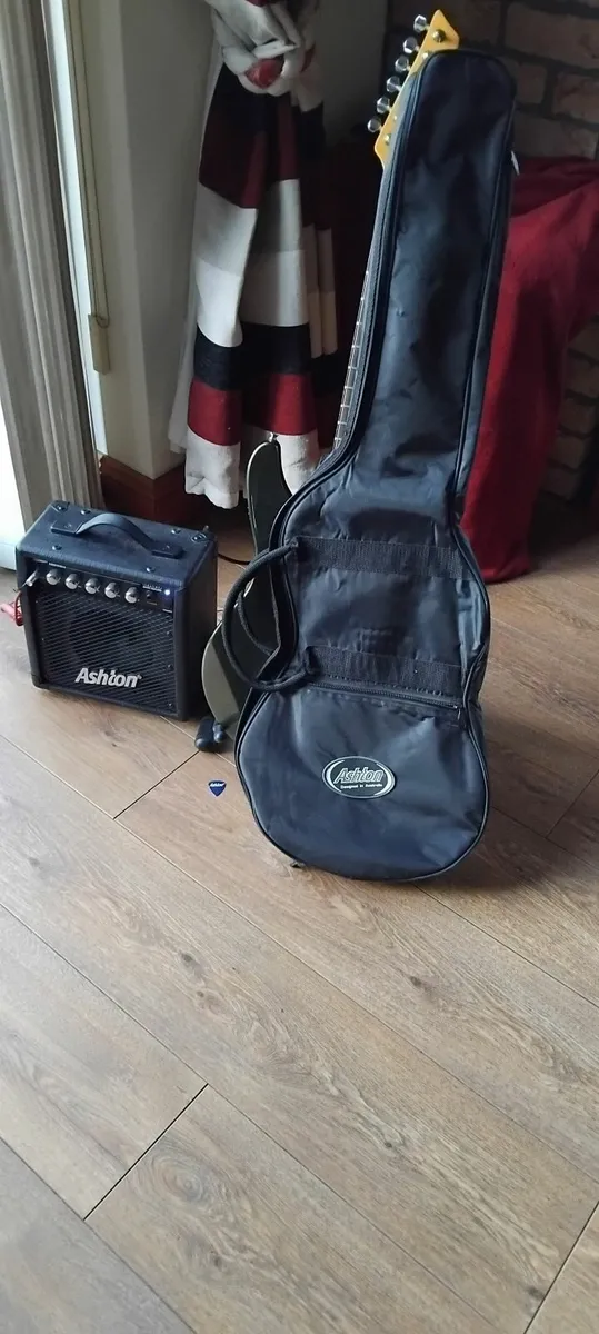 Electric Guitar - Image 2