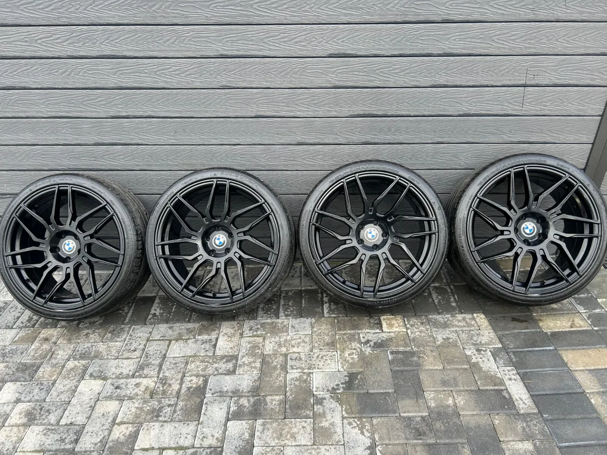 19” GENUINE BMW 2 SERIES ALLOY WHEELS & TYRES - Image 2