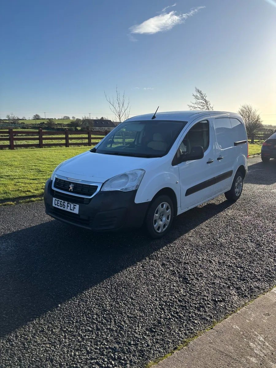 2016 Peugeot partner 3 seater 200vrt (berlingo) - Image 1