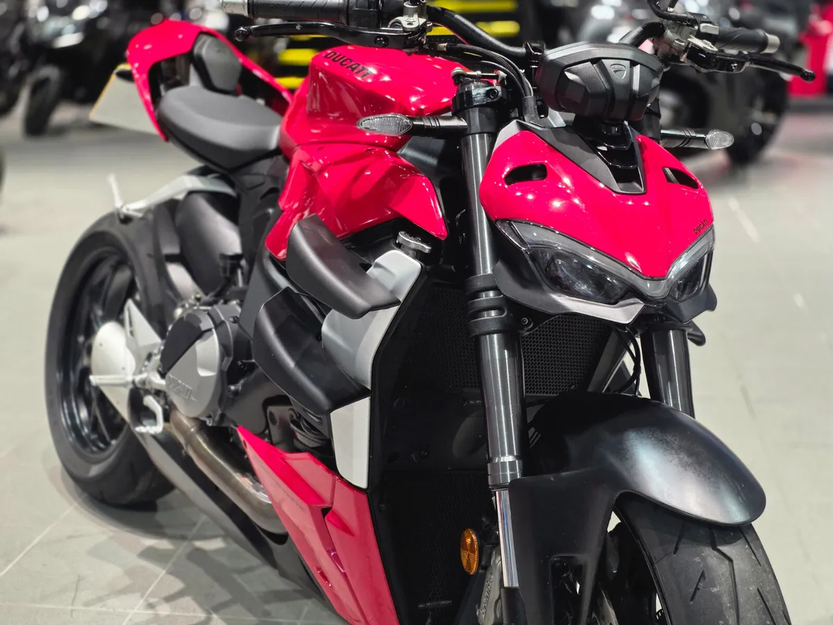 Ducati V2 Streetfighter - Image 2