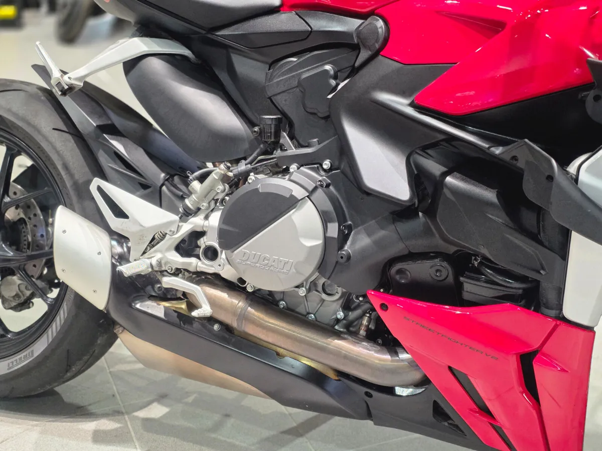 Ducati V2 Streetfighter - Image 4